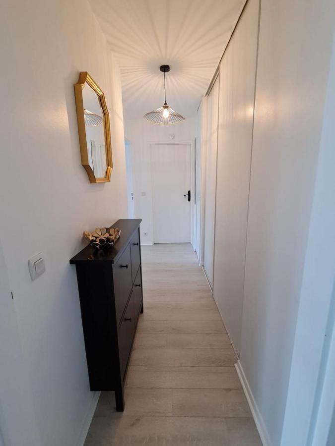 Eirene - Chessy Apartment Bagian luar foto
