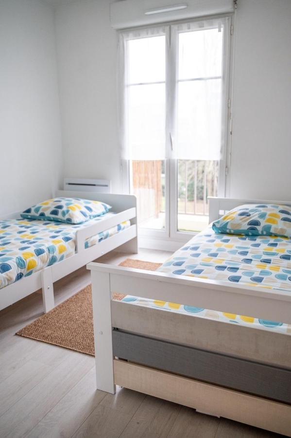 Eirene - Chessy Apartment Bagian luar foto