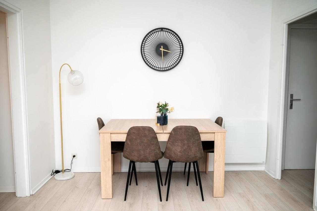 Eirene - Chessy Apartment Bagian luar foto