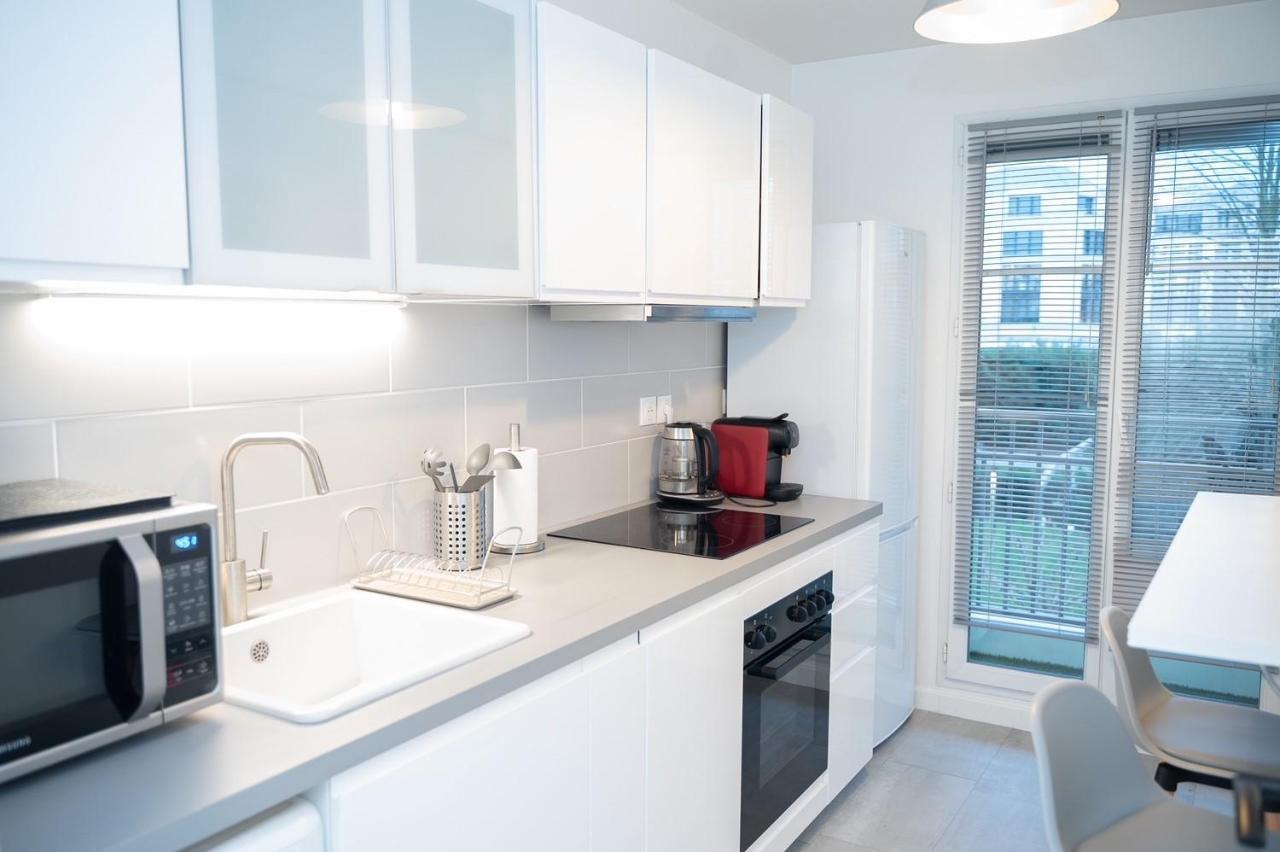 Eirene - Chessy Apartment Bagian luar foto